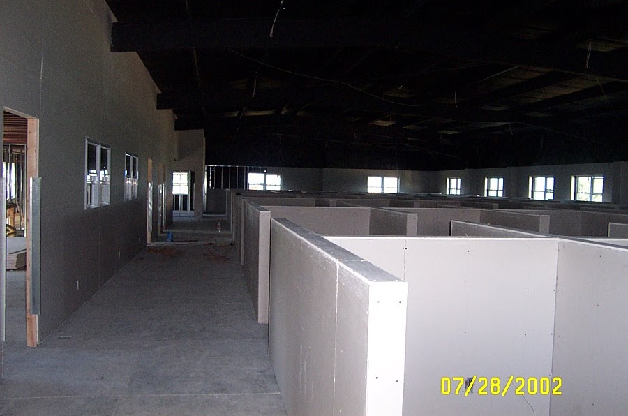 Oficinas Dean Tropical Metalico